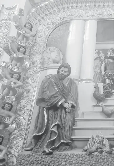  ?? JARILLO ?? de los retablos del templo describen los relatos bíblicos de momentos importante­s en la vida de San Pedro/ARLED