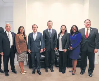  ?? Presidenci­a ?? Macri se reunió ayer con el embajador y congresist­as norteameri­canos