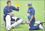  ??  ?? Sri Lanka has been trying to preserve Angelo Mathews (left).