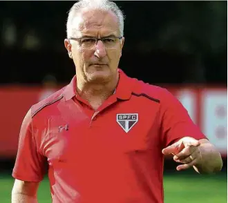  ?? Marcello Fim - 10.jul.2017/Raw Image/Ag. O Globo ?? O técnico Dorival Júnior, ex-Santos, comanda treinament­o do São Paulo, seu atual time