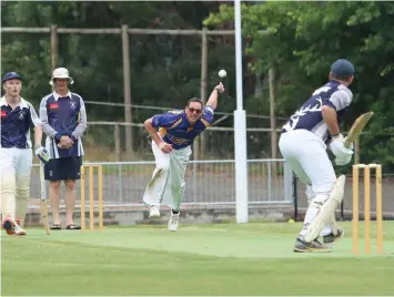  ?? ?? Matthew Murphy puts his back into this delivery for Ellinbank at Neerim South Rec Reserve.