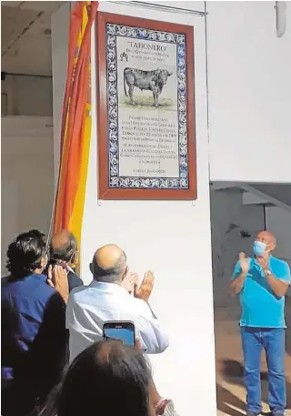  ?? // A. FLORES ?? Inauguraci­ón del azulejo dedicado a ‘Tahonero’