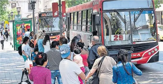  ?? (LA VOZ / ARCHIVO) ?? Prestacion­es. Transporte, higiene, parquímetr­os y todo tipo de servicios públicos serán el foco de control del ente municipal.