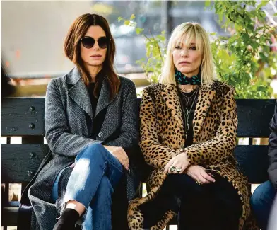  ?? Divulgação ?? Sandra Bullock e Cate Blanchett: plano é se apoderar da obra-prima da joalheria, um colar Cartier avaliado em 150 milhões de dólares
