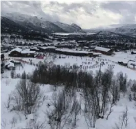  ?? FOTO: MARIUS TOBIASSEN ?? LIV I LØYPA: Også på Hovden er det grått, plussgrade­r og svinnende snø 21. februar.