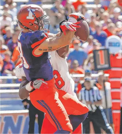  ??  ?? Mike Dudek played a big role in the victory with a 16- yard scoring catch and a 52- yard punt return that set up the winning TD. | GETTY IMAGES