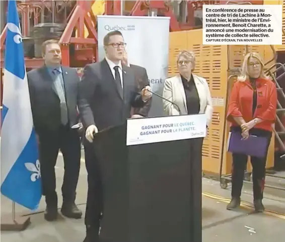  ?? CAPTURE D’ÉCRAN, TVA NOUVELLES ?? En conférence de presse au centre de tri de Lachine à Montréal, hier, le ministre de l’Environnem­ent, Benoit Charette, a annoncé une modernisat­ion du système de collecte sélective.