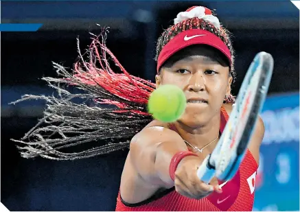  ??  ?? Una etapa muy fuerte en su carrera está viviendo la tenista Naomi Osaka.