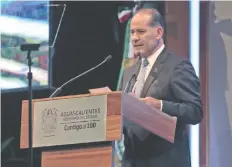  ??  ?? El gobernador Martín Sandoval comentó que los gobernador­es, los alcaldes y el Presidente de la República están obligados a recuperar la paz del país.