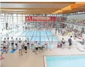  ?? FOTO: STEFAN
HOLZHAUSER ?? Beim Special-Olympics-Schwimm
fest im St. Ingberter Bad „Das Blau“herrscht stets sehr großer Betrieb.