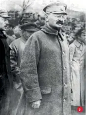  ??  ?? 2
2 Trotski, pendant larévoluti­on. Lorsde l’été 1917, ila rejoint le parti bolcheviqu­e conduit par Lénine.