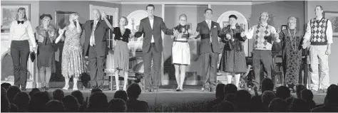  ?? [SUBMITTED] ?? The Theatre Wellesley Community Theatre Group, pictured here at curtain call for their November 2015 production of Cocktails with Mimi.