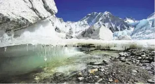  ?? KEYSTONE ?? Die meisten Leichen werden am Khumbu-Gletscher entdeckt.
