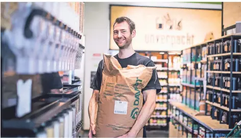  ?? RP-FOTO: ANNE ORTHEN ?? Björn Amend betreibt den Unverpackt-Laden in Düsseltal.