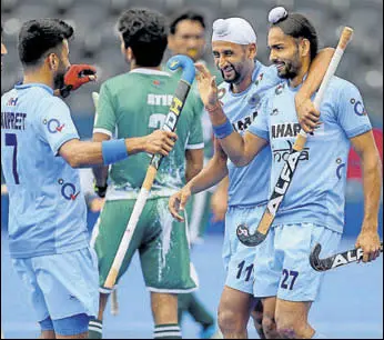  ?? GETTY ?? Akashdeep Singh celebrates with teammates during their match against Pakistan on Saturday.