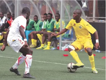  ??  ?? Playing wide (in left picture) made Knowledge Musona work twice as much for half as much while being in the centre gave him a chance to score the Warriors’equaliser (right) -