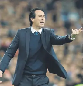  ?? FOTO: AP ?? Unai Emery, durante el partido disputado ayer en el Santiago Bernabéu