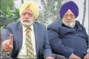  ?? SAMEER SEHGAL/HT ?? Former honorary secretary of Chief Khalsa Diwan Bhag Singh Ankhi (left) and former Akali MP Raj Mohinder Singh Majithia at a press conference in Amritsar on Tuesday.