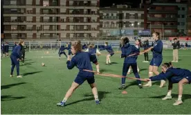  ?? Photograph: Hannah Cauhepe ?? The Barcelona-based Club Esportiu Europa squad perform neurocogni­tive exercises that aim to improve players’ abilities to take decisions during games.