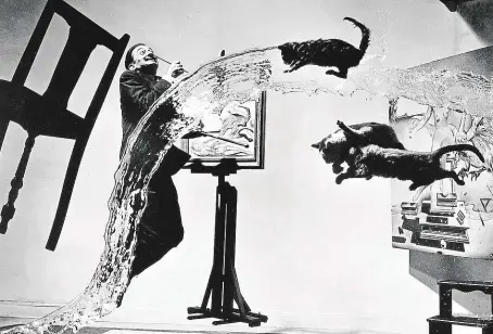  ?? Dalí byl významný katalánský malíř, který se proslavil svými surrealist­ickými díly na hranici snového světa, kde předměty každodenno­sti dostávaly snové formy. Slavný snímek od Philippa Halsmana je z roku 1948. FOTO PROFIMEDIA ?? Mistr imaginace.