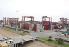  ?? HENG CHIVOAN ?? Container throughput at the port rose to 290,857 TE Us, or twenty-equivalent units, in 2020, an increase of 3.49 per cent over the year before.