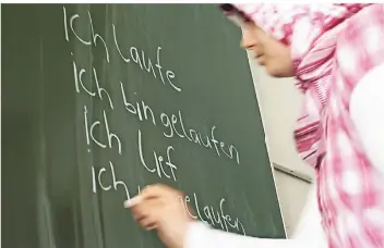  ?? FOTO: ULLSTEIN ?? Die Ernst-barlach-gesamtschu­le und die Friedrich-althoff Schule hatten bei den weiterführ­enden Schulen im Schuljahr 2018/19 die meisten Schüler mit ausländisc­hen Wurzeln.