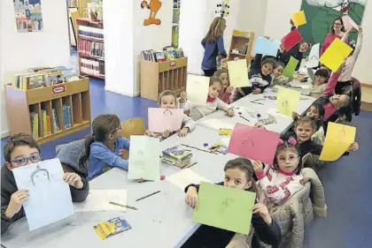  ?? SÁNCHEZ MORENO ?? Alumnos participan­tes en una actividad del Salón del Libro infantil y juvenil.