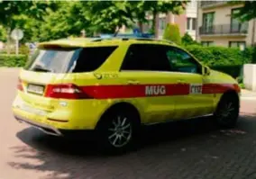  ??  ?? De verpleegku­ndigen leren rijden met de eigen mug-wagens, in de vertrouwde omgeving van het Klinazieke­nhuis.