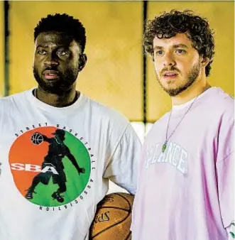  ?? 20TH CENTURY STUDIOS ?? PETER LOVINO
Sinqua Walls (left) and Jack Harlow in “White Men Can’t Jump.”