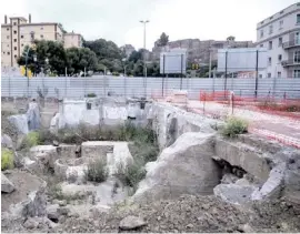  ?? Foto: Archiv ?? Die Öffnung einer Flanke der Plaza de la Merced gab den Blick auf die Alcazaba frei, der aber wieder verbaut werden soll.