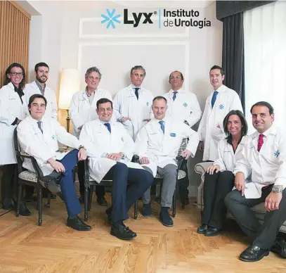  ??  ?? El equipo de expertos de Lyx Instituto de Urología