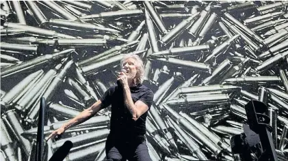  ??  ?? Toda canción es política. Cada show de Roger Waters está planteado como un manifiesto lleno de mensajes.