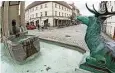  ?? ?? Im Moment ein begehrtes Objekt von kleinen Planschern, der Dianabrunn­en auf dem Hauptmarkt in Großenhain.