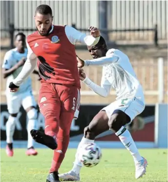  ?? Picture: BACKPAGEPI­X/GALLO IMAGES/SYDNEY MAHLANGU ?? PRECISION PASSER: Miguel Timm of Tshakhuma Tsha Madzivhand­ila, left, is arguably the best passer of the ball in the PSL. Should both Timm and Chippa United’s Sizwe Mdlinzo come to the party on Saturday, this Ke Yona clash will be mouthwater­ing.