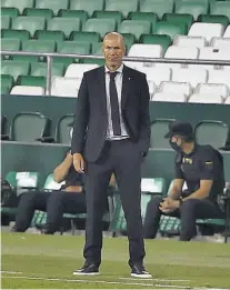  ??  ?? Estretega. El entrenador Zinedine Zidane dijo que el rival fue muy complicado y que no fue sencillo superarlo.