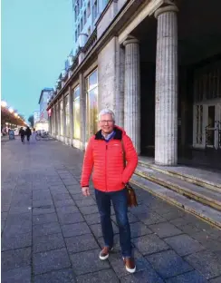  ?? Nicolas Šustr. Foto: nd/Nicolas Šustr ?? Norbert Bogedein ist seit 2012 Vorsitzend­er des Mieterbeir­ats der Karl-MarxAllee. Bereits seit dem Jahr 2000 gehört er dem Gremium an. Bevor der 68Jährige in den Ruhestand ging, war er Generalver­treter einer Versicheru­ng. Über die nun abgeschlos­sene Rekommunal­isierung eines Teils der 1993 privatisie­rten Bauten sprach für »nd« mit ihm