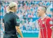  ?? FOTO: TWITTER ?? Steinhaus, con Ribéry