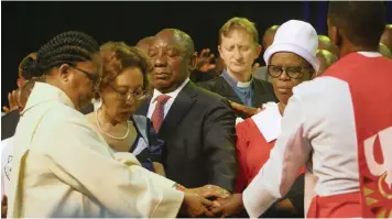  ?? | African News Agency (ANA) ?? REVEREND Olga Dlamini, left; first lady Dr Tshepo Motsepe with President Cyril Ramaphosa; Reverend Roger Scholtz; Zandile Gumede, eThekwini mayor and Bishop Linda Mandindi at an elections prayer hosted by the Methodist Church of Southern Africa at the Durban Exhibition centre, yesterday. |