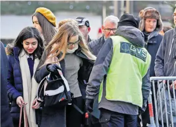  ?? EPA ?? In Strassburg wurden die Sicherheit­svorkehrun­gen nach dem Anschlag massiv erhöht.