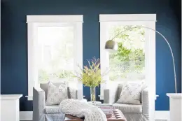  ?? ALEXANDRA CRAFTON/HOUZZ ?? Dark and moody paint colors are gaining traction throughout the home.