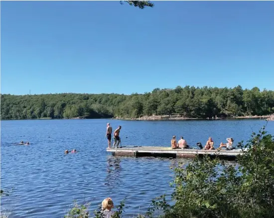  ?? BILD: JONAS RINDEFJELL ?? Efter förra årets sponsrade simskola för Partillebo­s hyresgäste­r kontaktade­s vd Mats Nilsson av två rektorer.