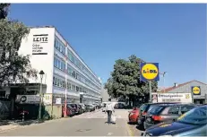  ?? FOTO: ANDREA RÖHRIG ?? Der an der Stephanstr­aße ansässige Lidl-markt soll gegenüber in die alten Leitz-werke ziehen.