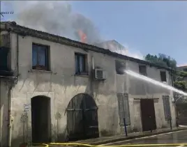  ?? (Photo Twitter) ?? Les pompiers du SDIS 06 ont trouvé, fort heureuseme­nt, un appartemen­t inoccupé à leur arrivée.