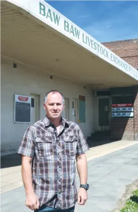  ??  ?? Alan Mildren made a nostalgic visit to the Warragul saleyards earlier this month to reminisce about his father Albert, a legendary figure during the 35 years he worked there, and to install a plaque at the selling rotunda now re-located to Lardner Park.