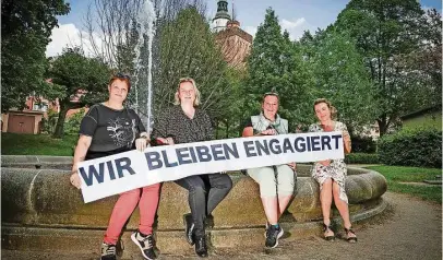  ?? Foto: Matthias Schumann ?? Anja Steinborn, Sylvia Horn, Sabine Lottes und Anne Hasselbach (v.l.) - vier von etwa 15 Kamenzerin­nen aus dem Bündnis „Stadt, Land, Frau“, das 2024 zwar nicht zur Stadtratsw­ahl antritt, aber dennoch etwas bewegen will.