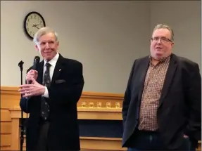  ?? GLENN GRIFFITH - MEDIANEWS GROUP ?? Former Malta Supervisor and longtime insurance agency owner Dave Meager,left, and Halfmoon Supervisor Kevin Tollisen, right, congratula­te Town of Halfmoon employees for their award winning safety record