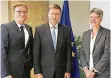  ?? FOTO: EU ?? Mit Dombrovski­s sprachen Antje Höning und Matthias Beermann.