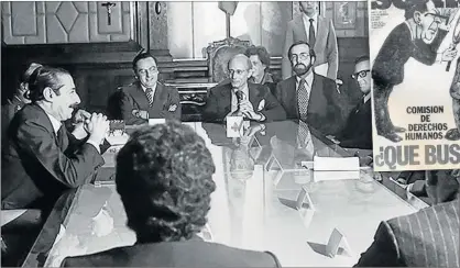  ??  ?? MOMENTOS. La histórica visita de la comisión, en 1979, que marcó un antes y un después en la lucha por la verdad en la dictadura. Los ataques que recibieron en ese entonces. Y una sesión actual, en Washington.