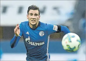  ?? FOTO: EFE ?? Leon Goretzka, centrocamp­ìsta internacio­nal alemán de 22 años que acaba contrato con el Schalke en 2018