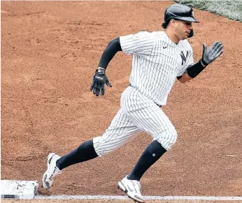  ?? /GETTY. ?? El catcher Gary Sanchez fue golpeado en la mano; los rayos X fueron negativos.